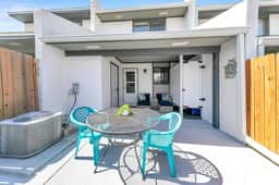 Laguna Breeze! 90-Second Walk to Sandy Beach!