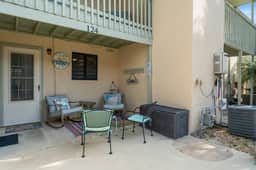 Pet Friendly Paradise! Next to Pools, Pickle Ball!