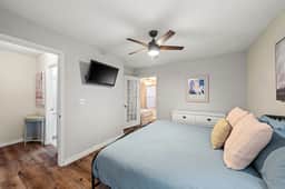 Endless Summer! Sleeps 7! Golf Cart Available!