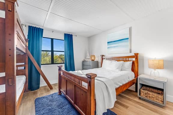 2 Bed-3 Bath! Next to Edgewater Convention Center!