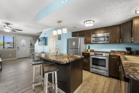 Breezy Shores! 11- Pools & Family Amenities!