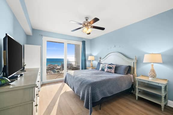 Dolphin Views! Laketown Wharf - 7th Floor!