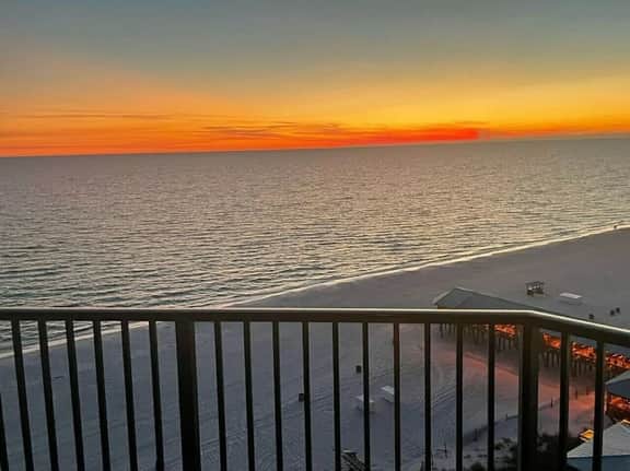 Be in A Beach Daze! W/ Amazing Panoramic Views!