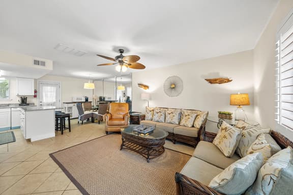 Endless Summer! Sleeps 7! Golf Cart Available!