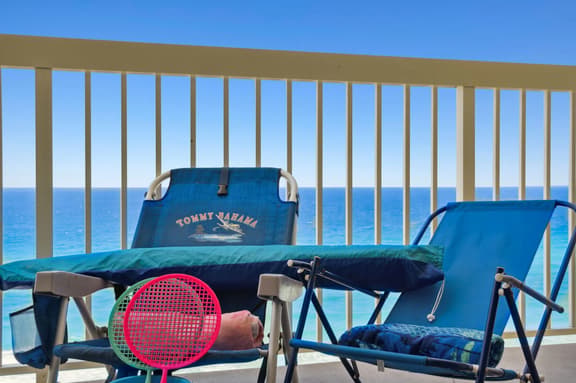 Beach Please! Quiet West End - 2 full Bathrooms!