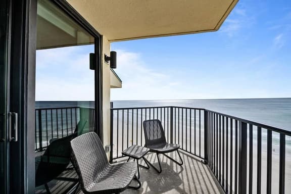 Be in A Beach Daze! W/ Amazing Panoramic Views!